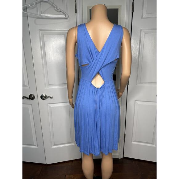 Loft Blue Crossover Cutout Back Dress - Sz Med NWT - Picture 4 of 7